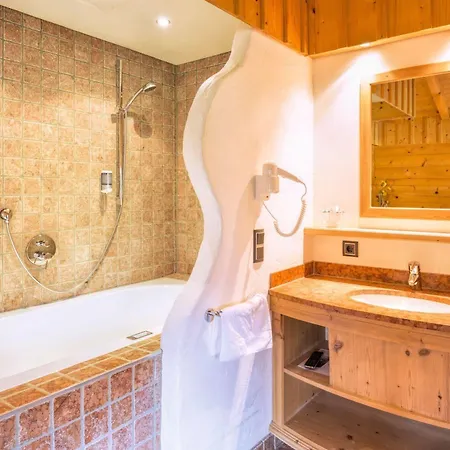 Hotel Vitaloase Zu Den Drei Bruedern 4*