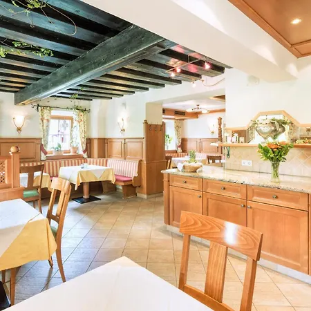 Vitaloase Zu Den Drei Bruedern מלון אונקן